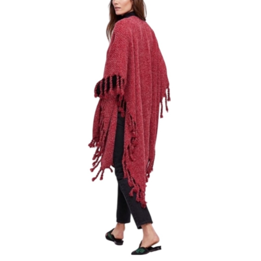 Do Everything In Love Honey Bear Kimono Tassel Fringe Knit Heather Wine - OSFM